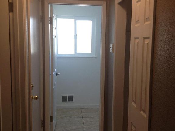4th image of 1300 Sherwood Dr