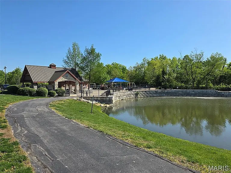 713 Waler Dr — Photo 16