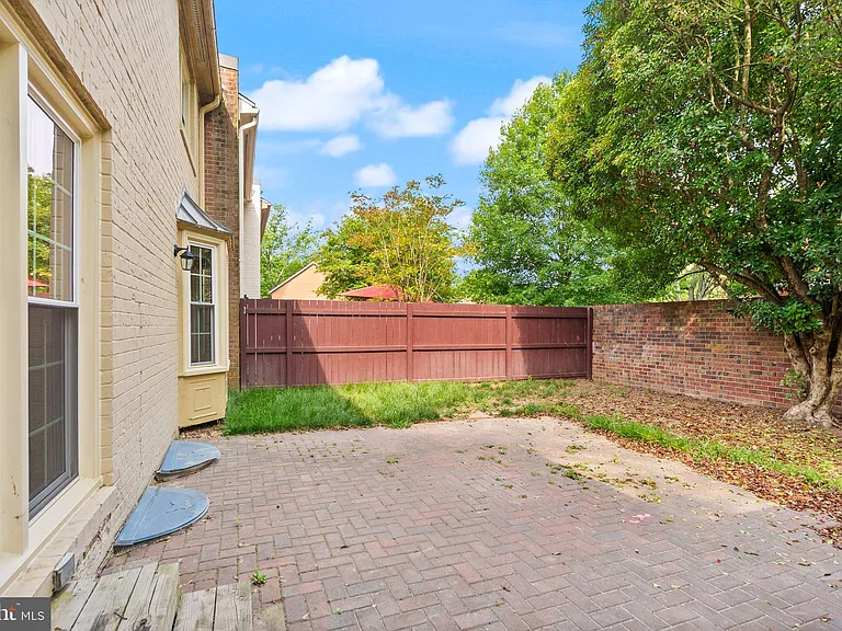 8330 Wickham Rd — Photo 48