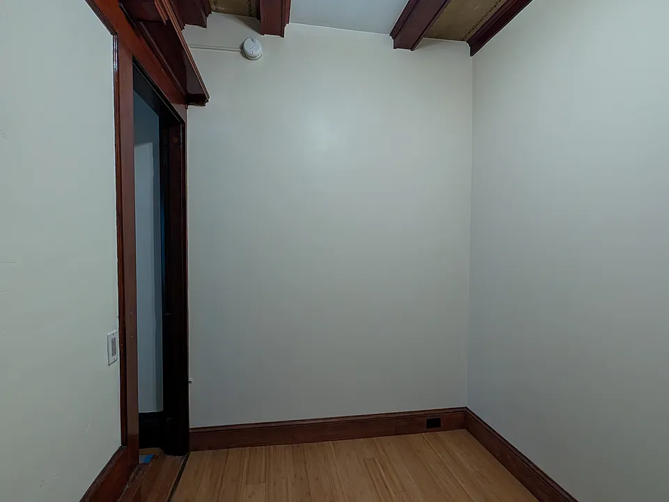 Den / Bonus Room