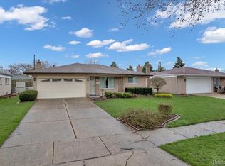 35680 Deville Dr, Sterling Heights, MI 48312
