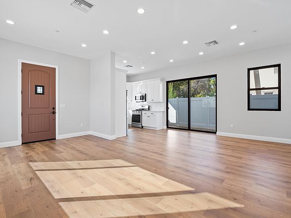 2nd image of 214 N Orchard Dr #101