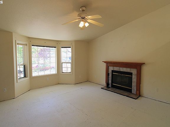 3rd image of 1815 SE 168th Ave