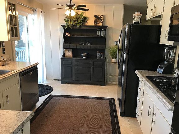 3rd image of 2656 Golden Gate Dr