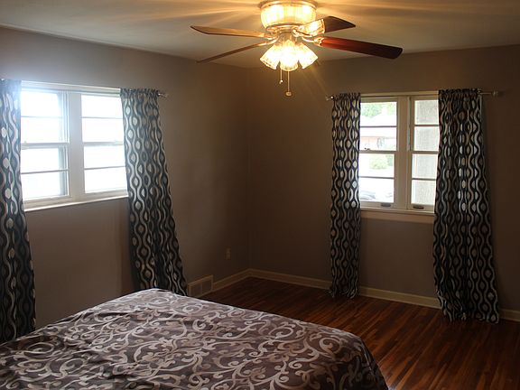 5th image of 2107 Lowell Dr
