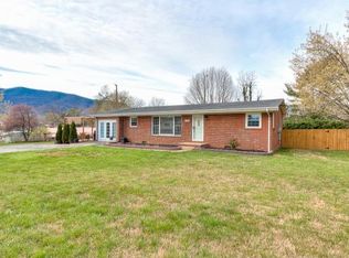 2306 Old Lewis Rd, Johnson City, TN 37601