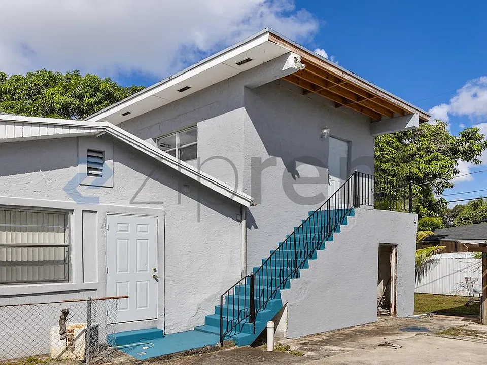1233 NW 101st St