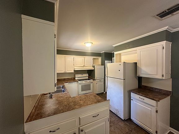 5th image of 711 Hinke Dr
