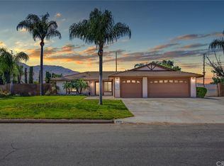 266 Goldfinch Ln, Riverside, CA 92507