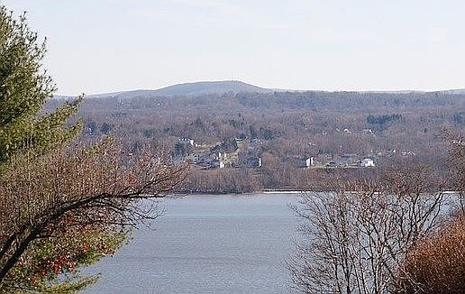 2nd image of 116 Strawberry Ln