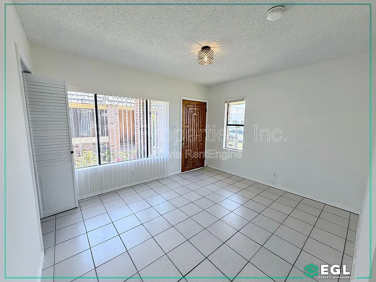 2822 12th Ave — Photo 3