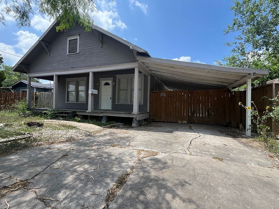 1st image of 1004 Illinois St