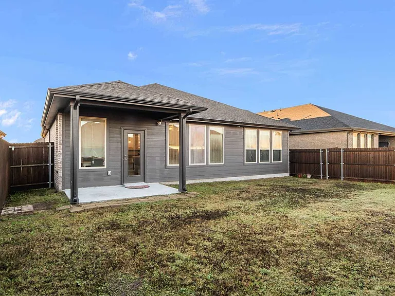 583 Bradley Dr — Photo 27