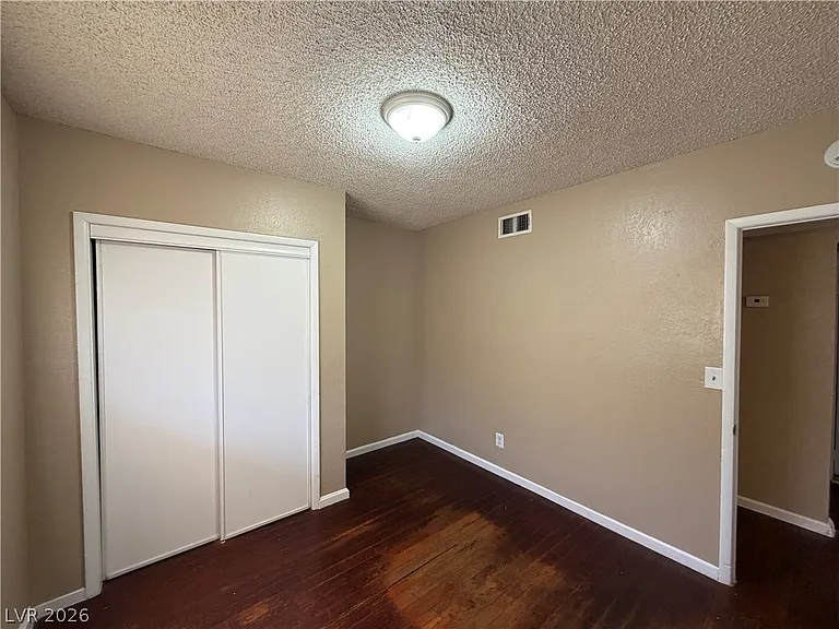 110 Silver St — Photo 30