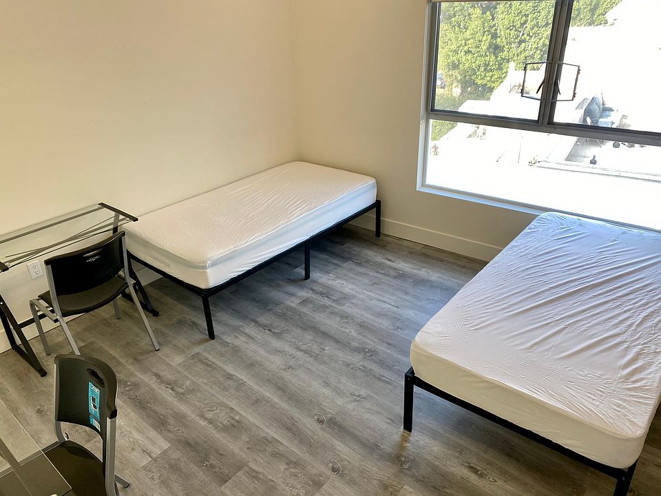 662 Kelton Avenue, Westwood, CA 90024 - Unit 401: BEDROOM 2