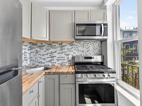 2nd image of 86 Woodhull St APT 2
