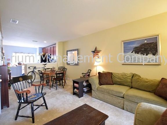 3rd image of 1141 Stockton Dr
