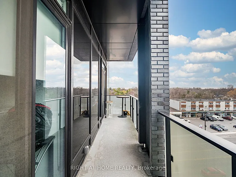 4208 Dundas St W #513 — Photo 34