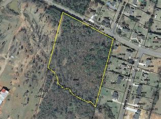 1355 Wandering Ln, Hickory, NC 28601