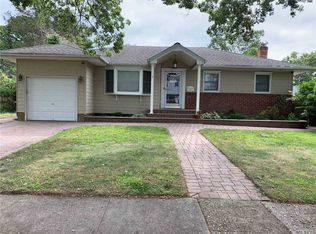 6 Rensselaer Dr, Commack, NY 11725