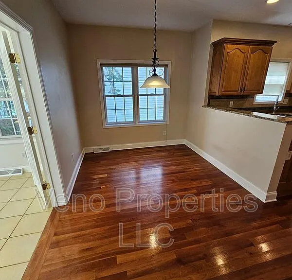 5 Brighton Ct — Photo 4