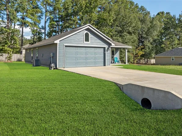11 Firewood Road, Huntsville, TX 77340