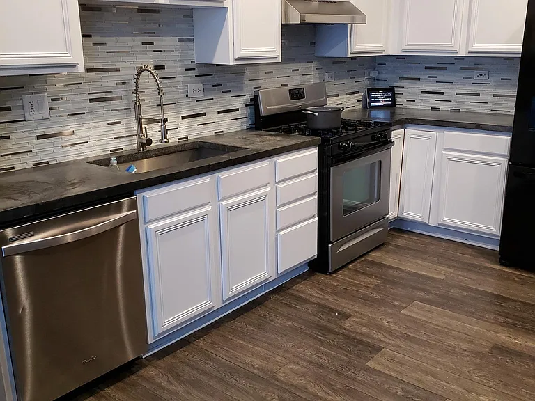 829 Stuarts Dr — Photo 2