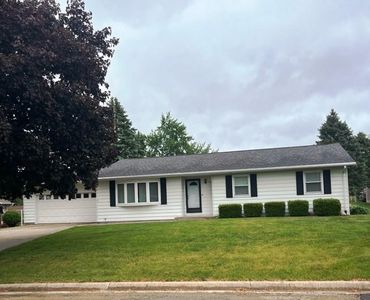 208 Palm Dr, Lena, IL, 61048