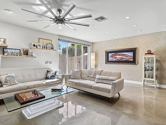 2nd image of 600 SW 8th Avenue #19