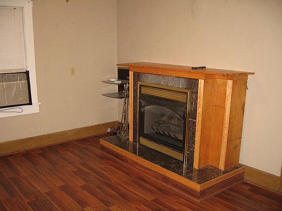 Fireplace/living room