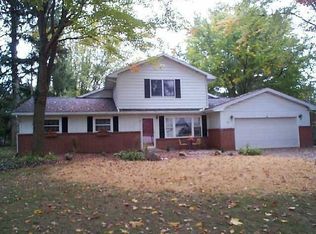 105 Briarcliff Dr, Liberty Center, OH 43532