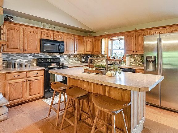 4th image of 3107 Township Road 184