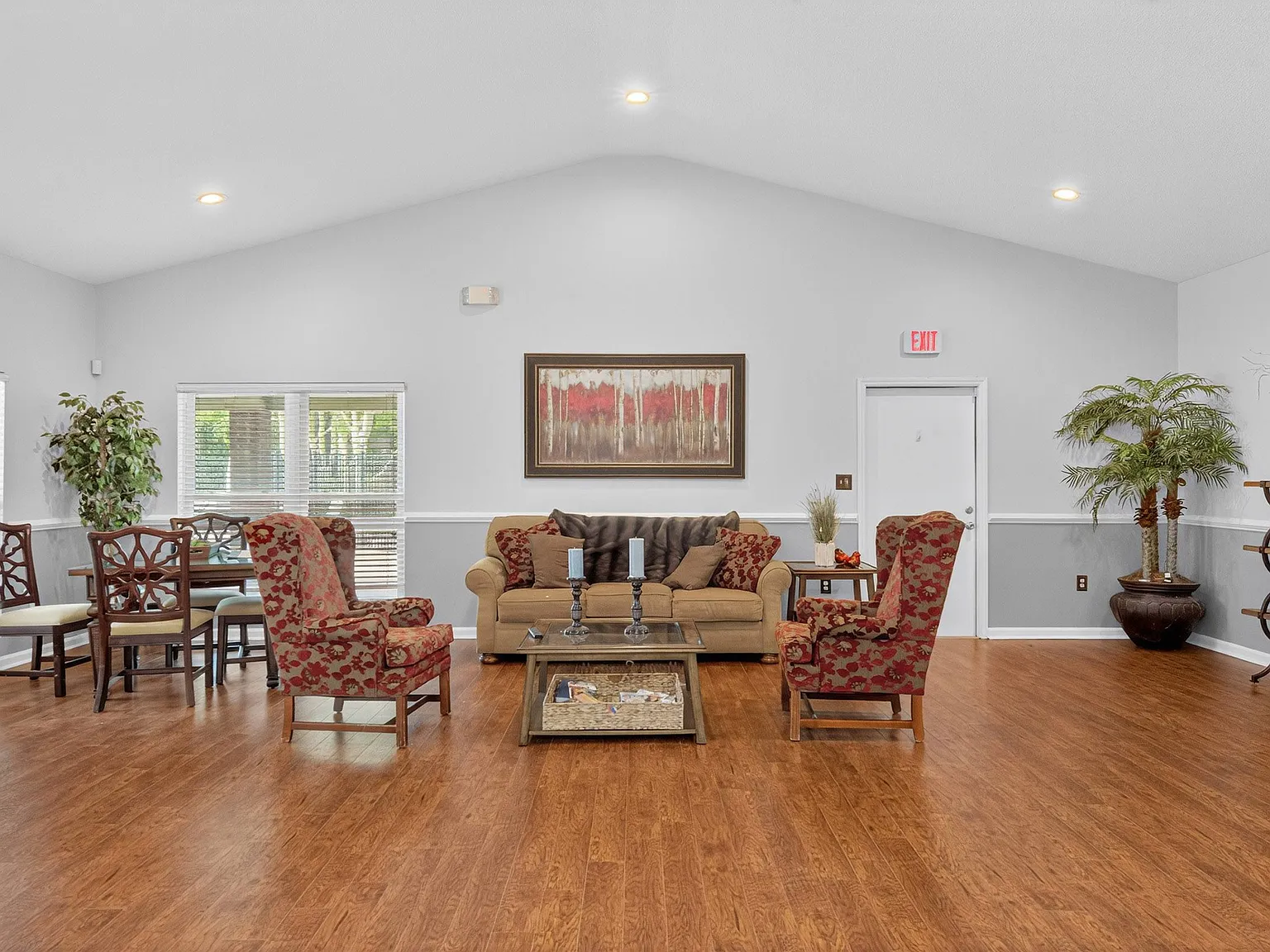 North Bluff Apartments — Photo 3
