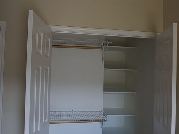 4th image of 1273 Mills St APT 05