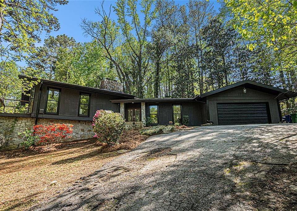 1st image of 2568 Sugarplum Ct NE