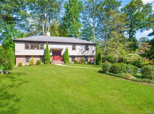 150 Maywood Rd, New Rochelle, NY 10804