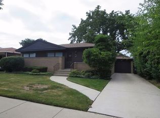 7121 Greenwood St, Morton Grove, IL
