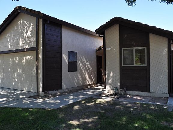 2nd image of 528 Capistrano Dr
