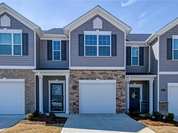 1166 Evelynnview Ln, Kernersville, NC 27284