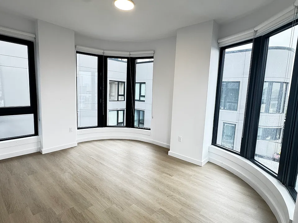 2336 Bedford Ave #7