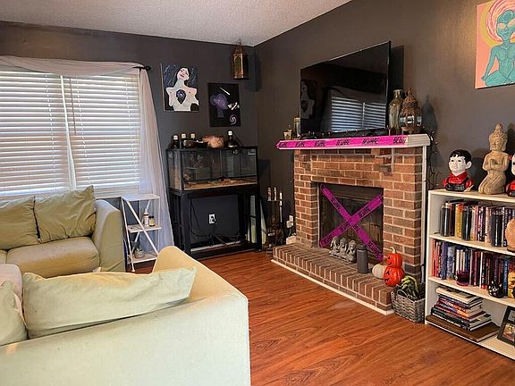 3rd image of 246 Brent Dr