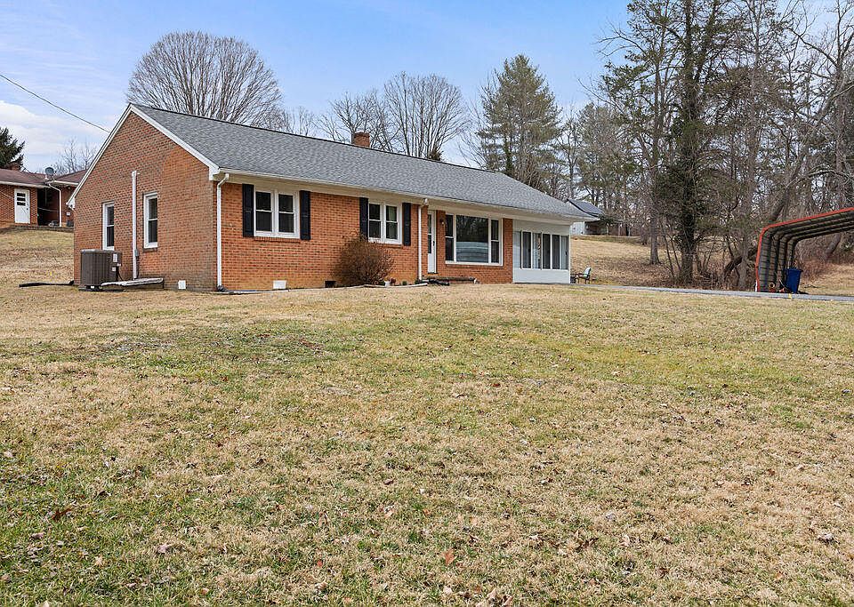 1st image of 13 Country Club Rd