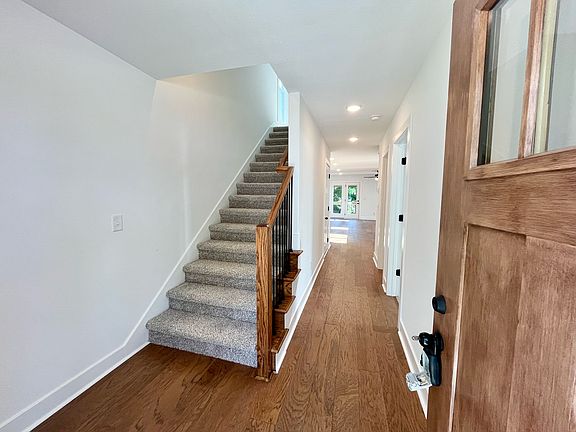 3rd image of 218 High St #B