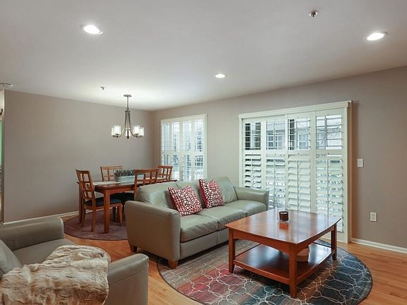 5th image of 27 Potomac Dr BLDG 64 #27