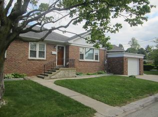 141 Wrendale Ave, Highwood, IL 60040