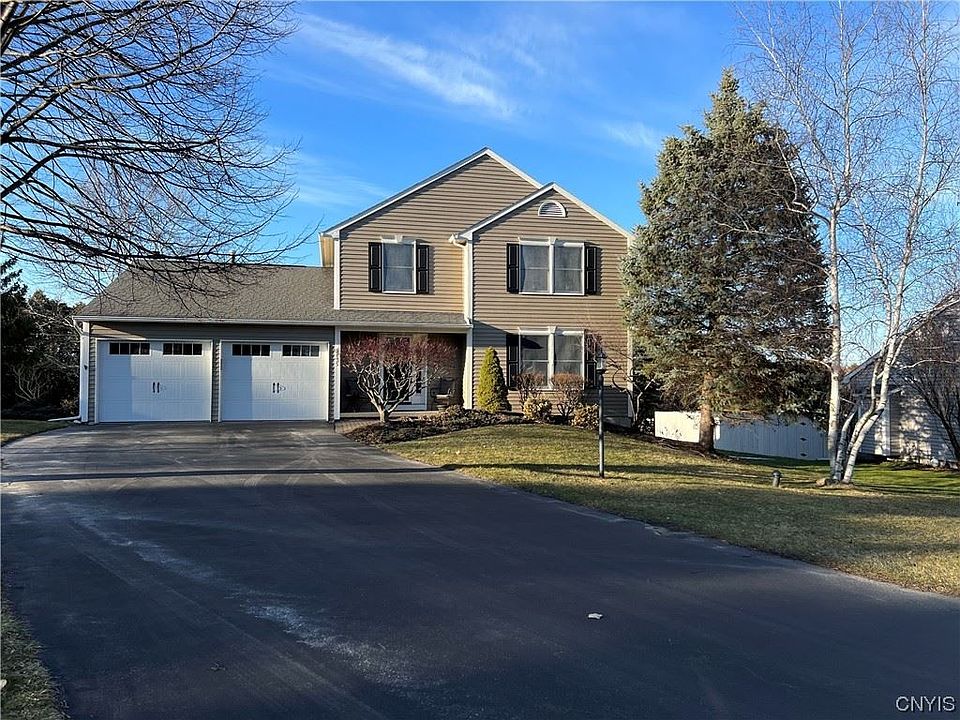 1st image of 5835 Mountain Laurel Dr