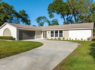 1835 Twelve Oaks Ln E, Neptune Beach, FL 32266