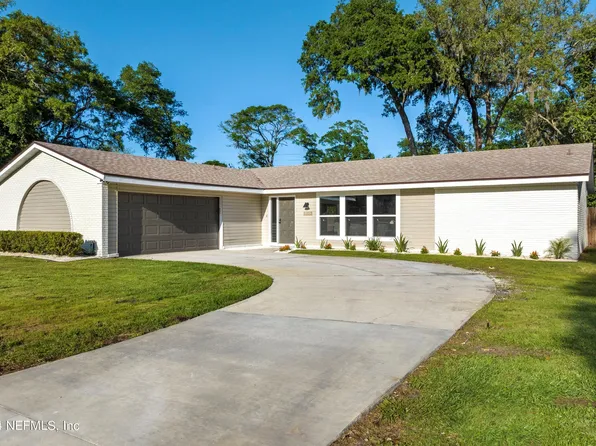 1835 TWELVE OAKS Lane E, Neptune Beach, FL 32266