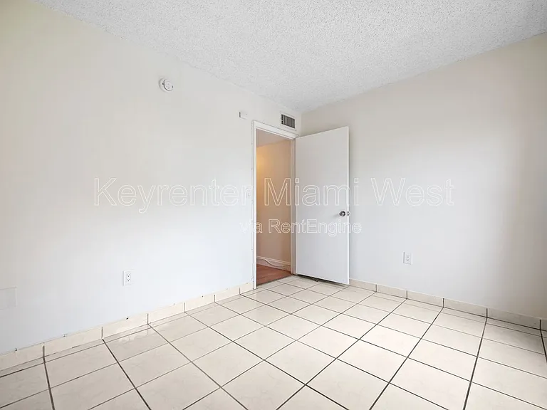 201 W Park Dr #102-2 — Photo 21