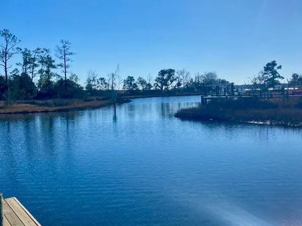 120 Lowery Lane, Swansboro, NC 28584